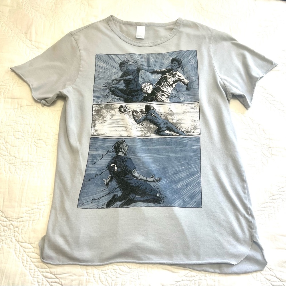 CREW-NECK BOY SOCCER PLAYER  GRAPHIC TEE EDGE LIGHT BLUE T-SHIRT IN SOFT COTTON - Picture 4 of 9